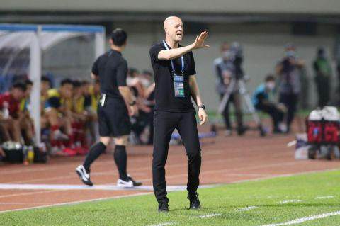 NG体育-小克鲁伊夫不认可“土豪说”：我们工资只是中游水平